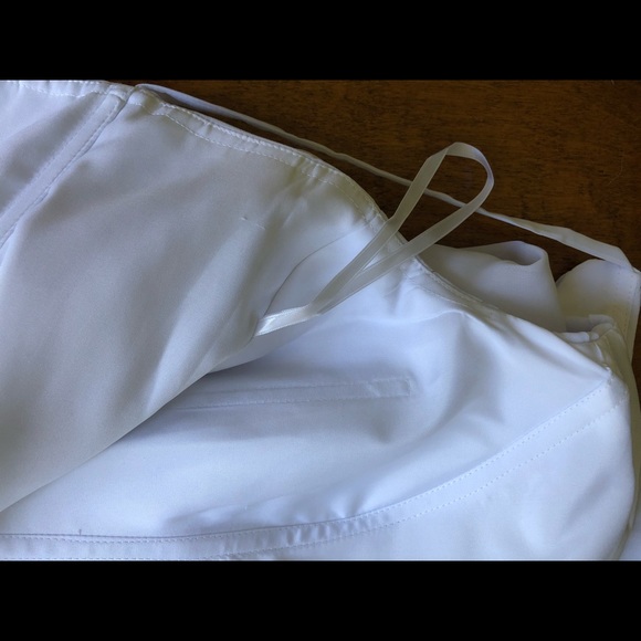 Beautiful Formal or Wedding Gown. Size USA 6 - Picture 11 of 12